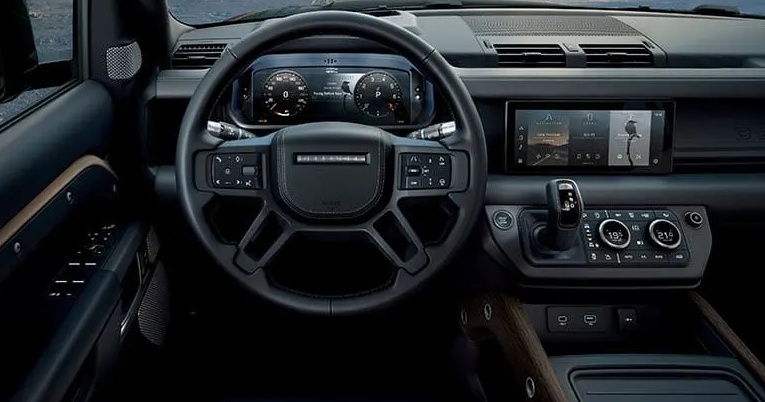 новый Land Rover Defender приборная панель