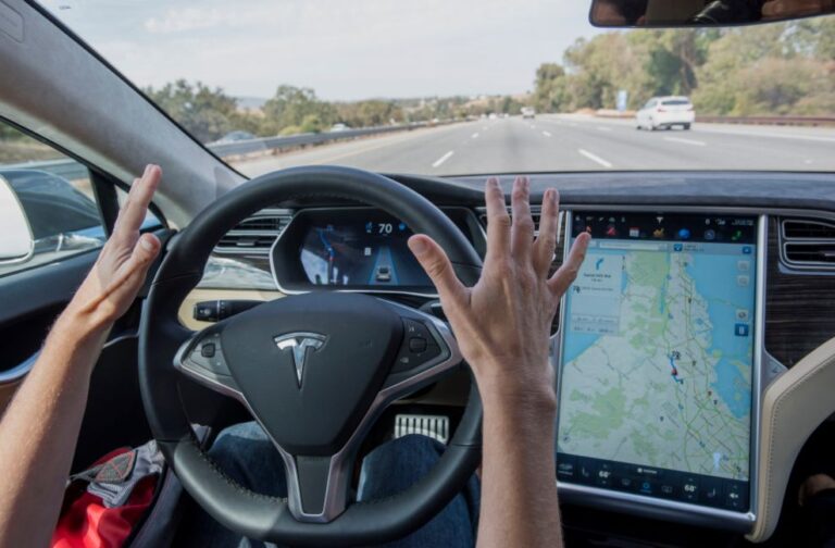 В 2021-м году автопилот станет доступен почти всем покупателям Tesla