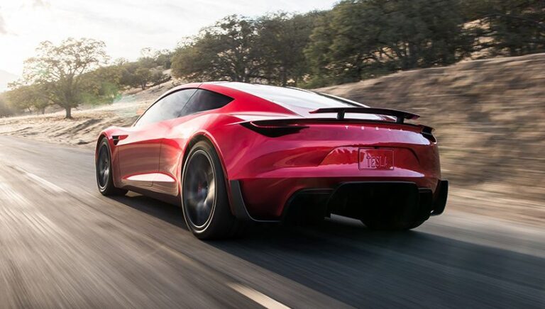 Маск пообещал, что анонсированный в конце января Tesla Roadster сможет парить над землей